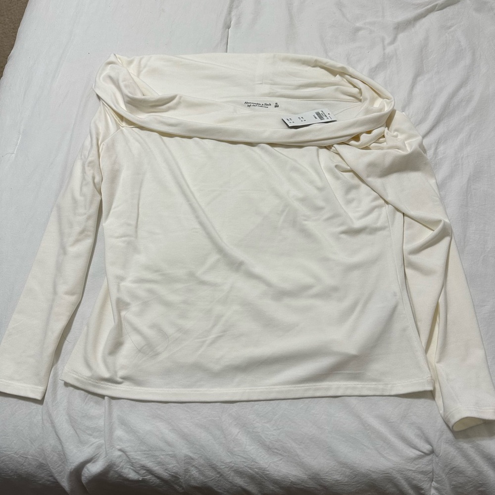 Abercrombie & Fitch Cream Off-Shoulder Long Sleeve NWT